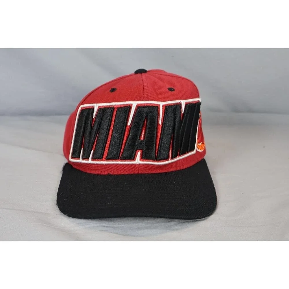 Vintage Miami Heat Snapback Hat 90s NBA Mitchell & Ness Red Black Cap Basketball